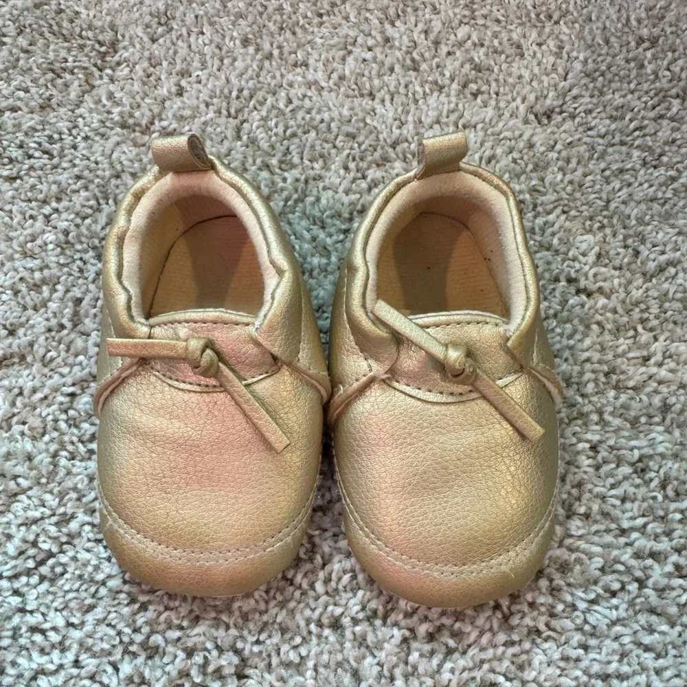 Baby Moccasins slip on shoes Gold Moccasins Metalic slippers size 9-12 months